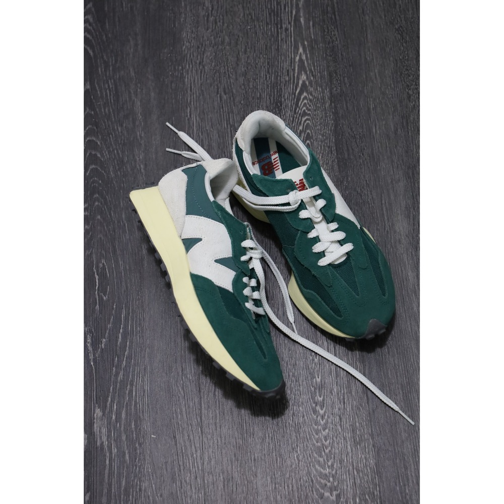New Balance 327 Green White Suede Mesh Sneakers U327WRG Mens 8 Womens 9.5